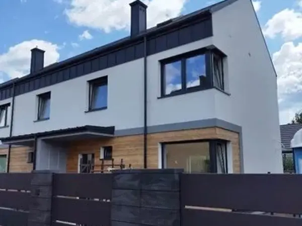 Sprzedaż bliźniaka w Kobyłce – 899 000 PLN