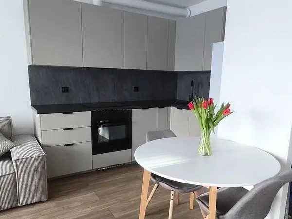 Wynajem mieszkania 2-pokojowego na Mokotowie — 40 m², ul. Domaniewska
